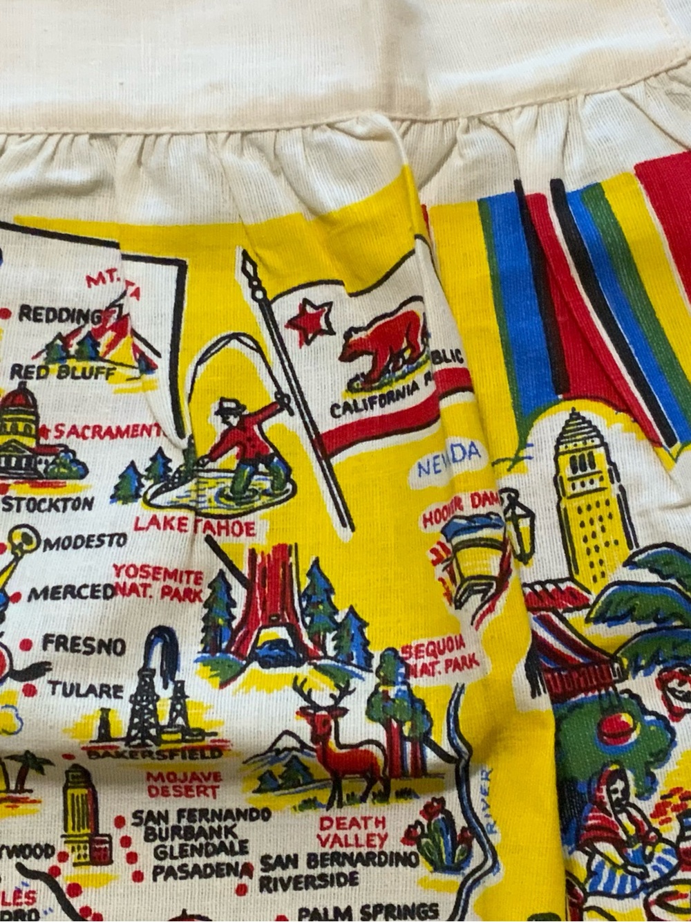 Dead stock 1950’s Cactus Cloth California Apron - Picture 4 of 9